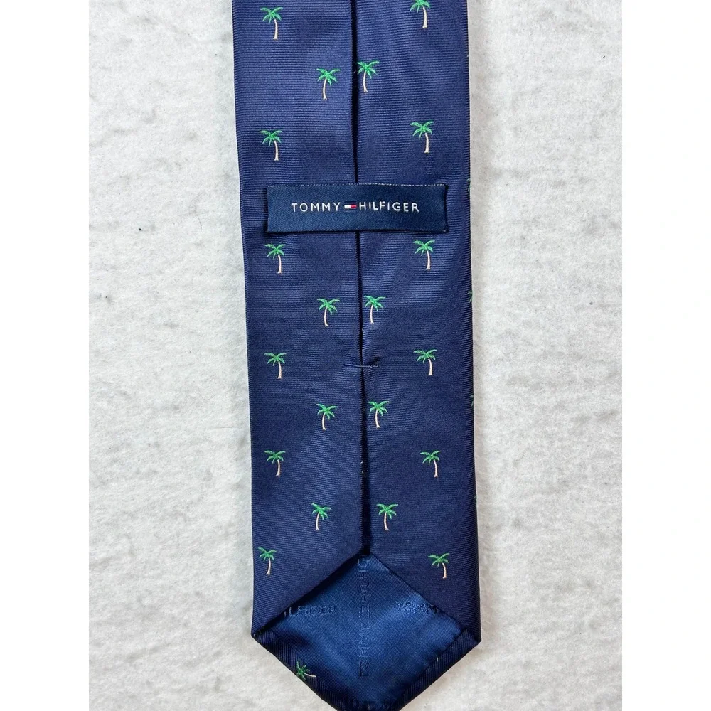 Tommy Hilfiger Mens Navy Blue Silk Palm Tree Tropical Necktie RN121148